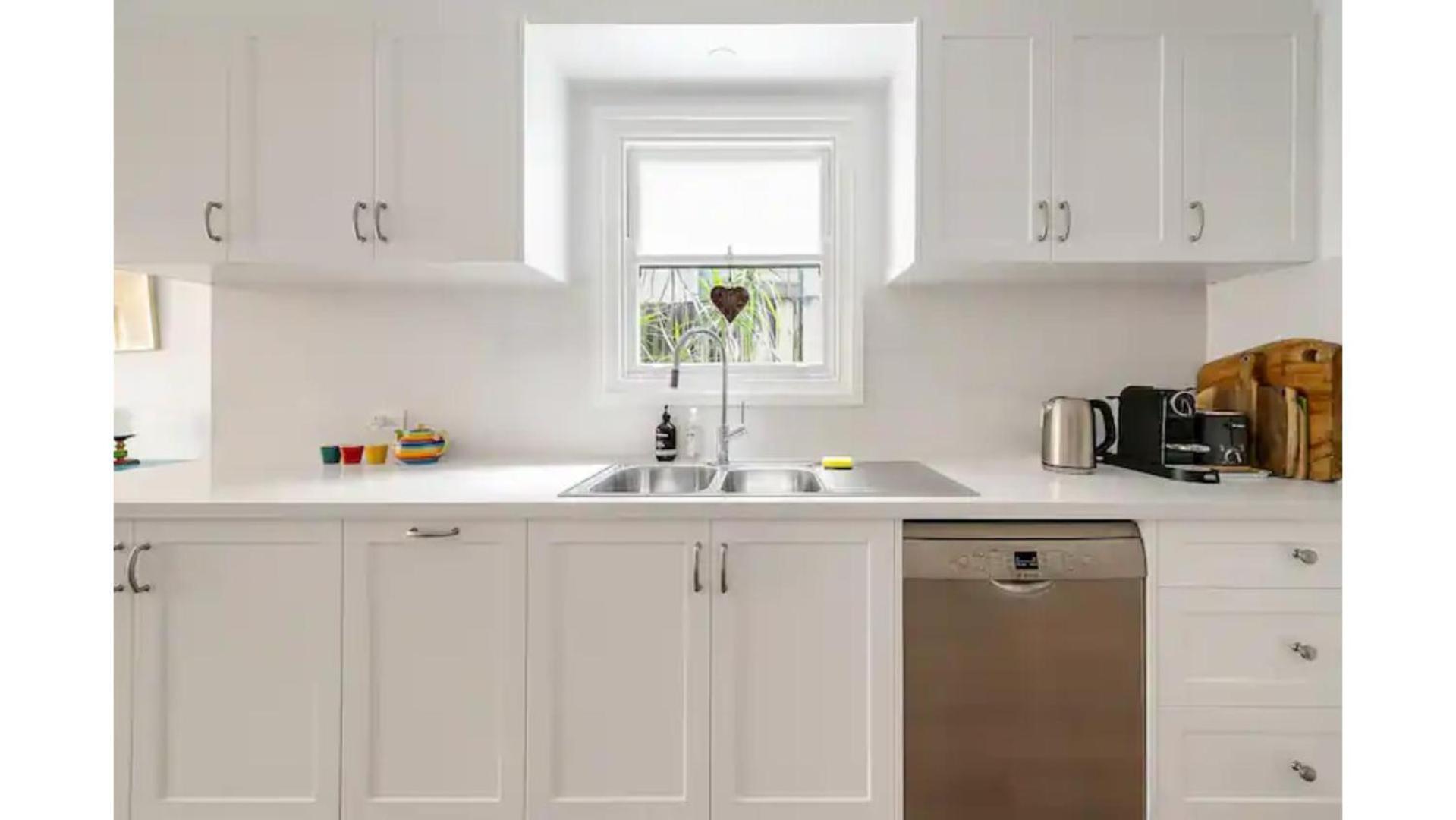 Terrace House In Erskineville Apartment *